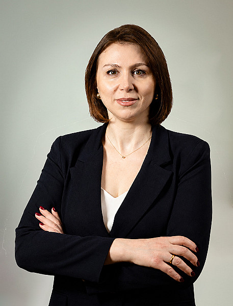 ნინო მაღრაძე
